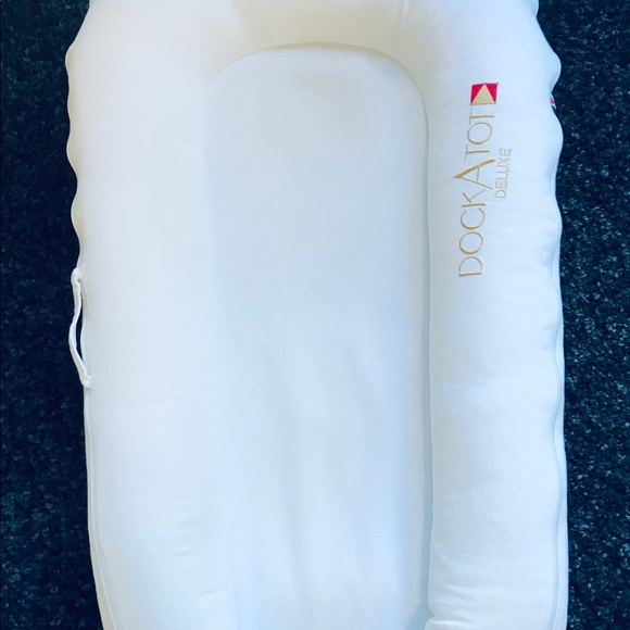 Dockatot Delux+ Pristine White - Picture 2 of 3